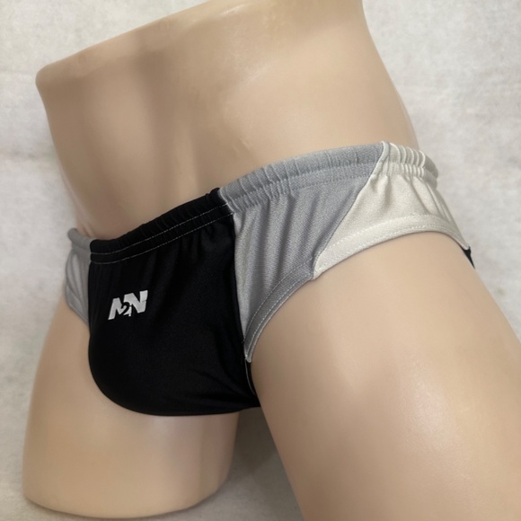 N2N Bodywear Low Rise Swimsuit 32-40" waist Gently worn Nylon / spandex - Picture 2 of 4